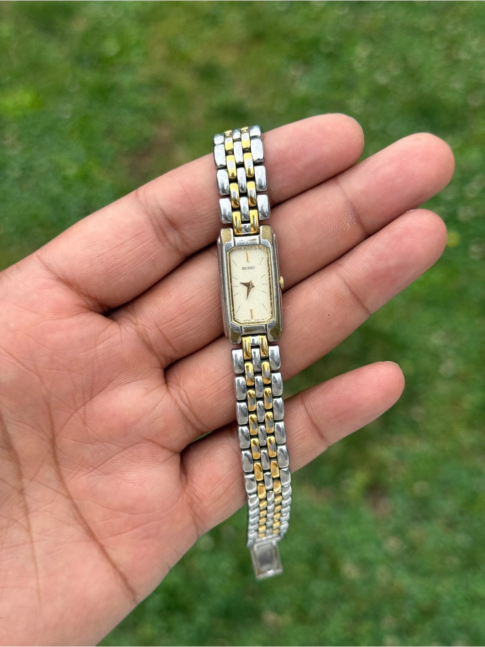 Seiko vintage Two-Tone Women's Bracelet Watch - Gold & Silver - Picture 8 of 10